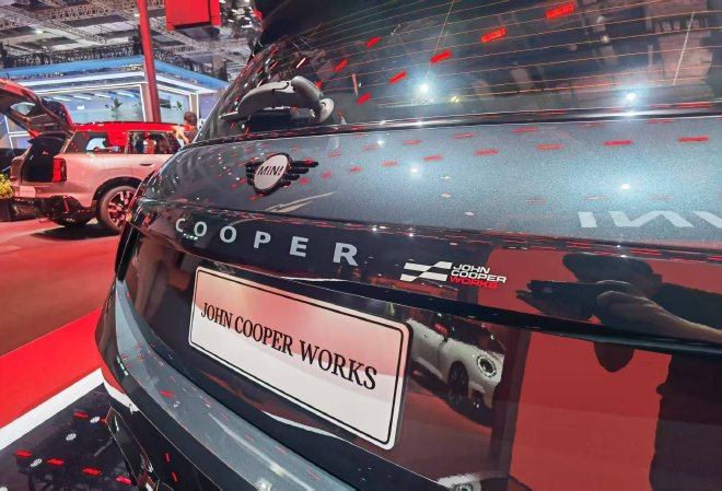 2025上海车展：全新电动MINI JCW亮相