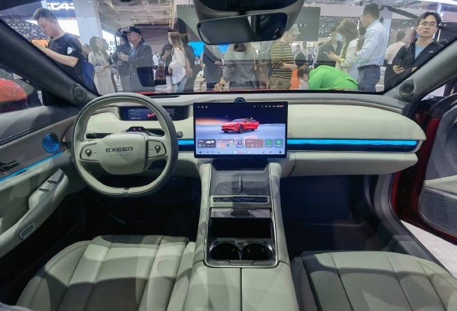 2025上海车展：星途星纪元ES纯电版预售19.98万起