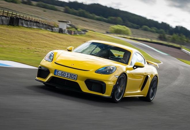 保时捷718 Cayman GT4