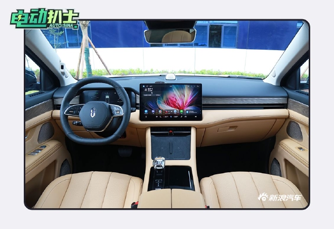智能化仍是最大亮点 抢先实拍AITO问界M7