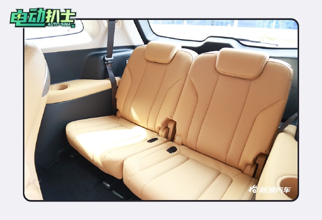 智能化仍是最大亮点 抢先实拍AITO问界M7