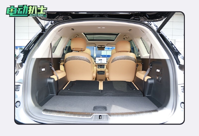 智能化仍是最大亮点 抢先实拍AITO问界M7