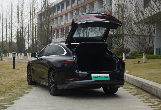 配置拉满 “卷”起来 长安启源A07真香版它香吗？