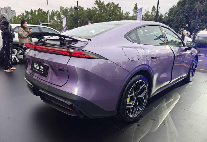 限时惊喜价13.29-15.49万元 深蓝L06正式上市