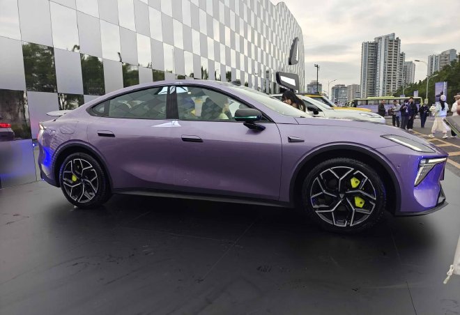 限时惊喜价13.29-15.49万元 深蓝L06正式上市