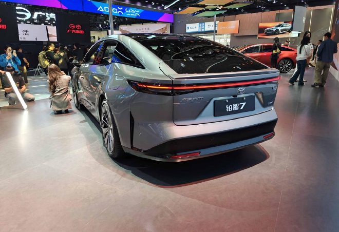 纯电旗舰轿车 广汽丰田铂智7定档3月上市