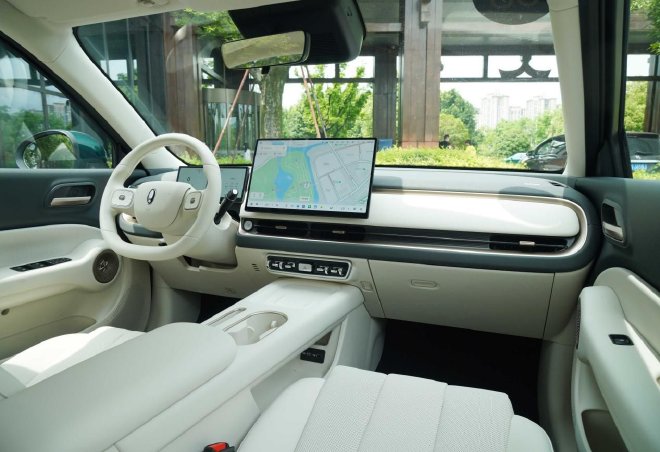 有劲好开还省油 长城欧拉5混动开着像台高级电车