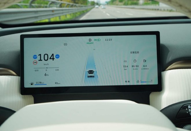 有劲好开还省油 长城欧拉5混动开着像台高级电车