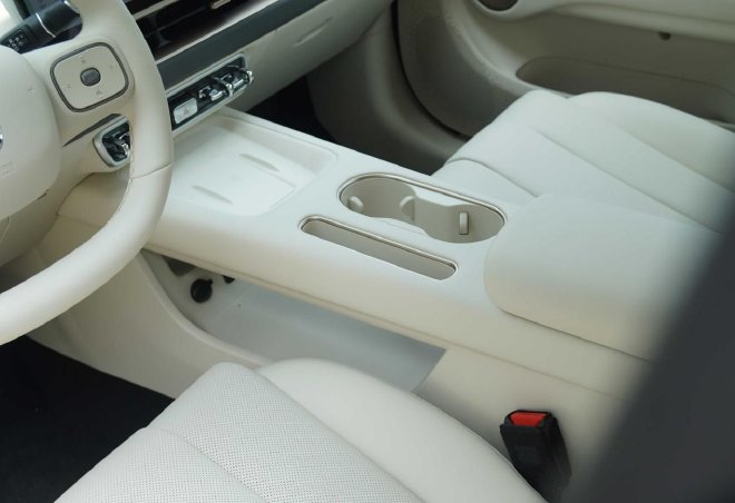 有劲好开还省油 长城欧拉5混动开着像台高级电车