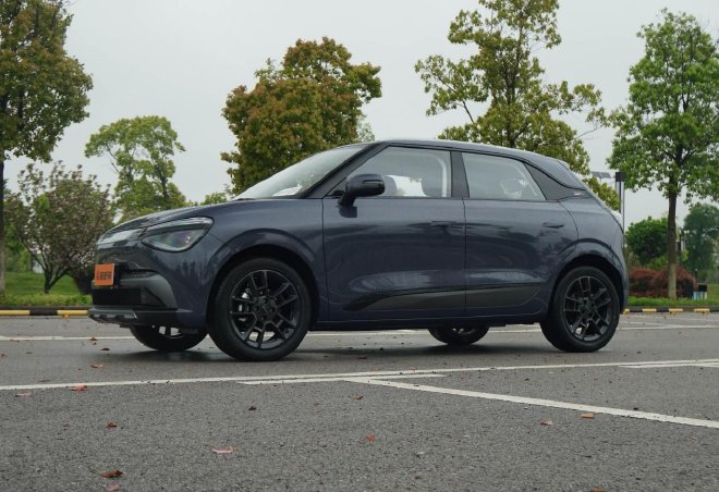 和年轻人玩到一起 东风奕派纳米01Cross试驾