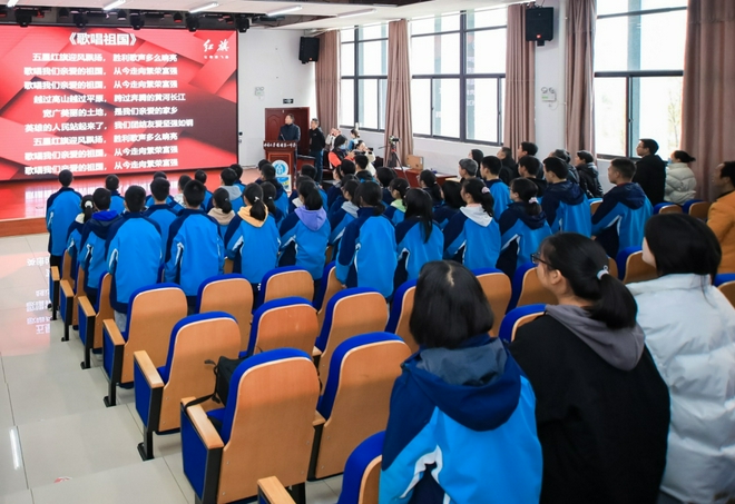 新梦想 第一棒，走进云南镇雄一中，拉开一汽红旗公益筑梦人探访活动序幕