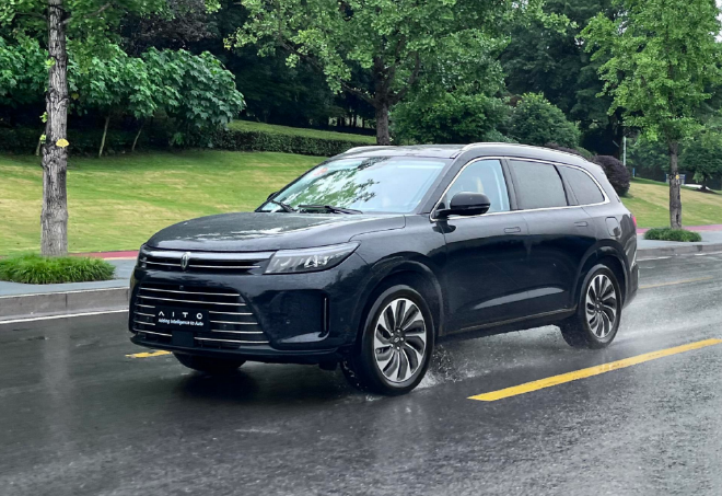 7月新势力交卷 哪吒零跑反超蔚小理