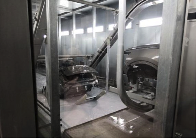 图拉工厂广泛应用国际先进的生产工艺 图为喷涂车间喷涂高泳透力电泳漆