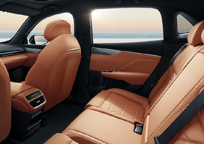 深蓝S05内饰曝光 取消传统仪表盘