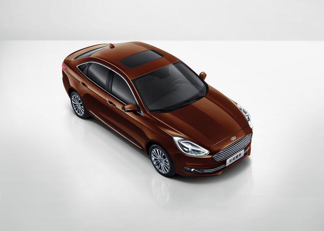 福特新福睿斯重磅亮相焕然一新打造时尚家轿新典范