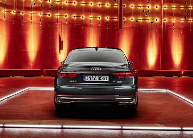 新增S-Line运动版 中期改款奥迪A8首发亮相