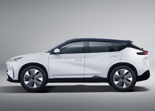 2023上海车展：东风风神首款大五座纯电SUV亮相