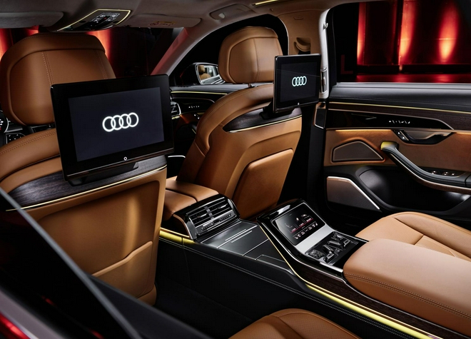 新增S-Line运动版 中期改款奥迪A8首发亮相