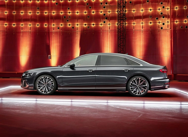 新增S-Line运动版 中期改款奥迪A8首发亮相