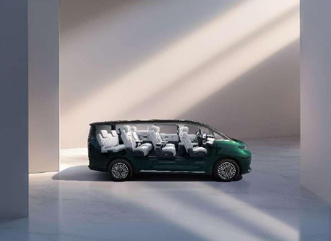 试驾吉利银河翼真L380陆地空客系列 重新定义MPV标杆