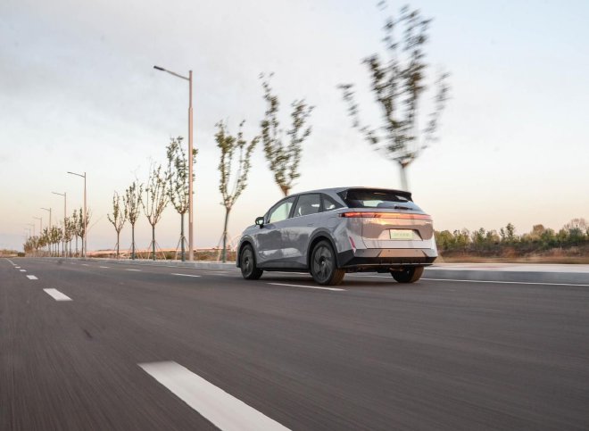 15万电动SUV卷王 试驾东风日产启辰VX6