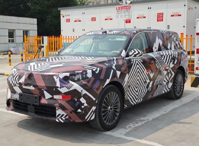 车长近5.3米/或标配激光雷达 魏牌全新旗舰SUV谍照曝光