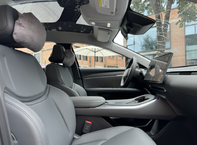 给年轻人的惊喜：小鹏MONA M03内饰体验