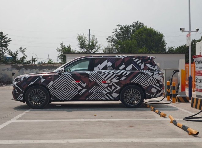 车长近5.3米/或标配激光雷达 魏牌全新旗舰SUV谍照曝光