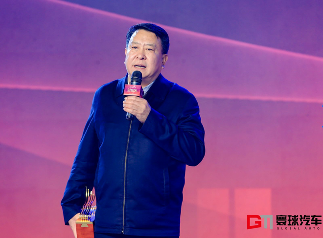 北京汽车集团有限公司党委书记、董事长 徐和谊