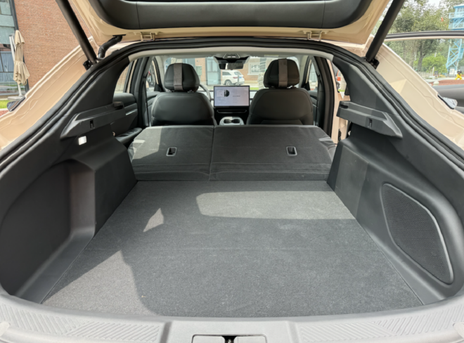 给年轻人的惊喜：小鹏MONA M03内饰体验