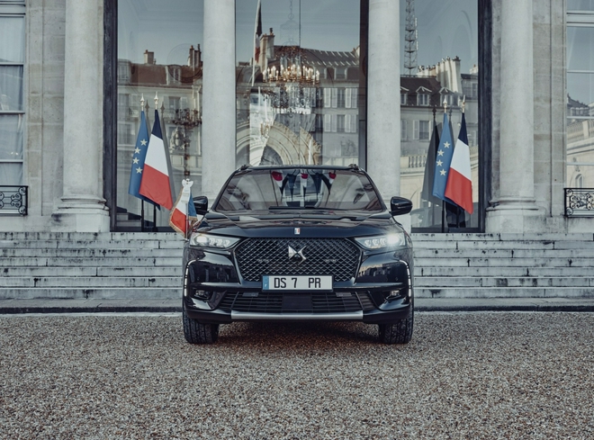 法国总统马克龙新座驾DS 7 Crossback正式亮相 配备插混四驱系统