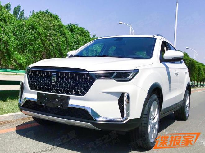 一汽奔腾T33实车曝光 将第三季度上市