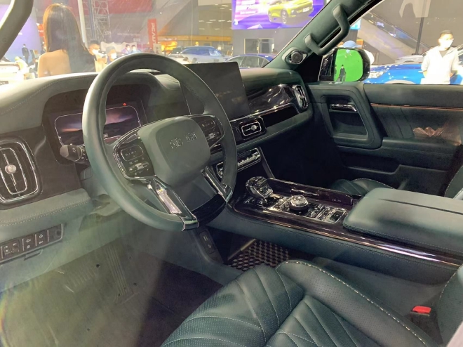 广州车展探馆 北京越野BJ60改装车等亮相