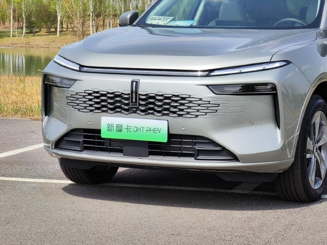 加速迭代的大五座SUV 试驾魏牌新摩卡DHT-PHEV