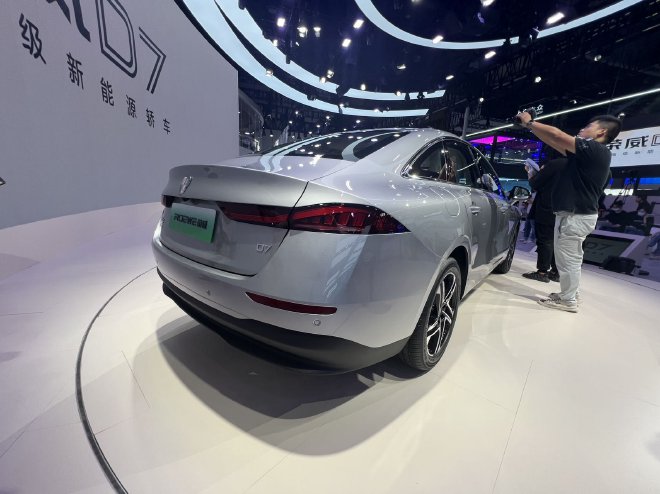 2023成都车展：荣威D7EV/D7DMH双车亮相