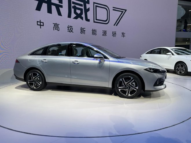2023成都车展：荣威D7 DMH亮相