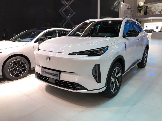 2023广州车展探馆：体验长安启源家族三款车型