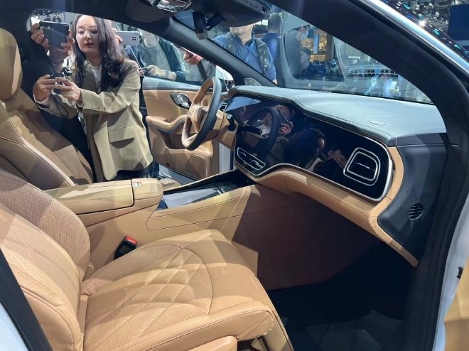 2023广州车展：飞凡R7/F7双车新款上市 18.99万元起