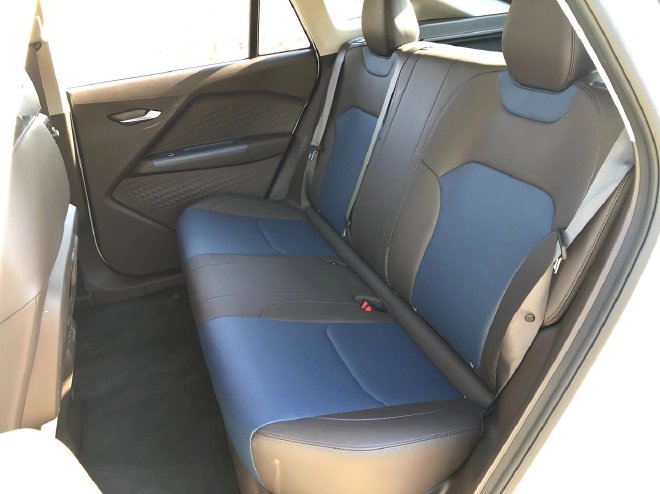 为共享出行而生 静态实拍吉利曹操60车型