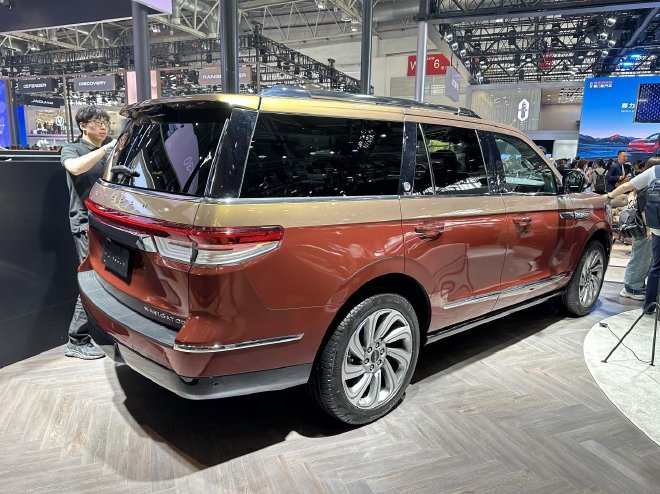  2024 Beijing Auto Show: Lincoln Navigator Special Edition Appears