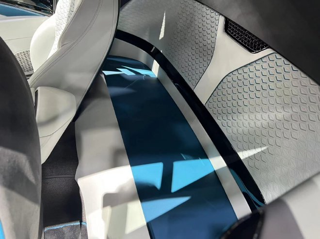 2024北京车展：宾利BATUR全球首发亮相