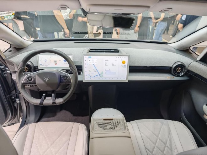 2024北京车展：极狐考拉五座车型首发亮相