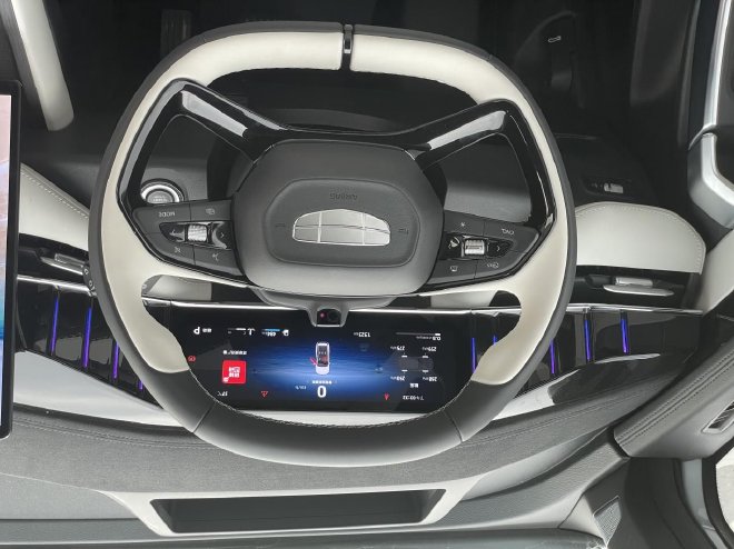 吉利新博越L上市 售价11.57-14.97万元