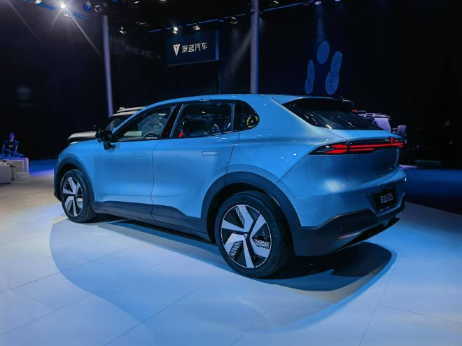 2024成都车展探馆：深蓝S05亮相