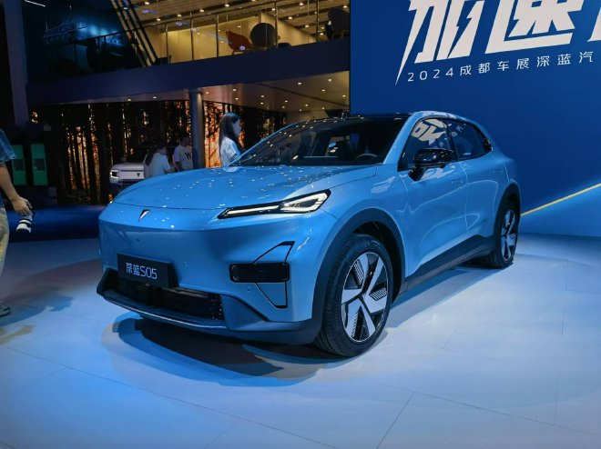 2024成都车展探馆：深蓝S05亮相