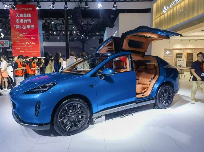 2024成都车展：2024款昊铂HT鸥翼版成都地区首次交付