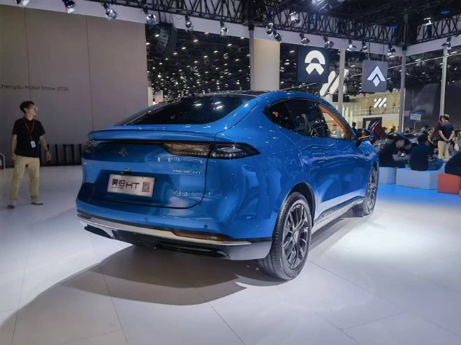 2024成都车展：2024款昊铂HT鸥翼版成都地区首次交付