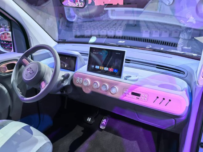 奔腾小马长续航版上市 售价3.69-3.99万元