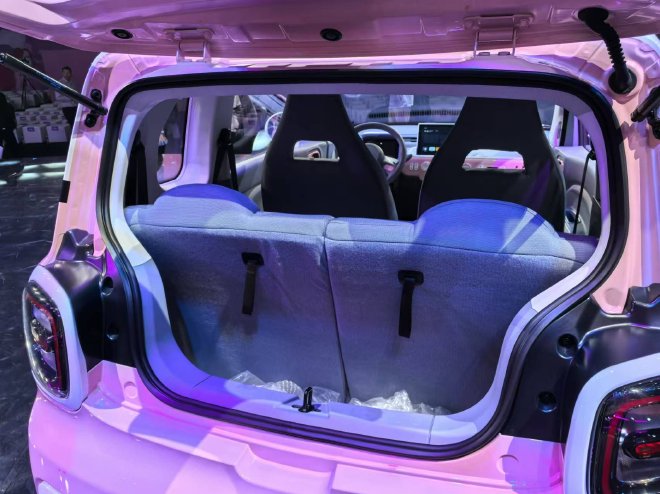 奔腾小马长续航版上市 售价3.69-3.99万元