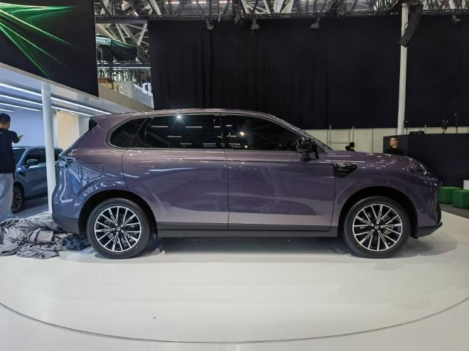 2024广州车展探馆：零跑B10亮相